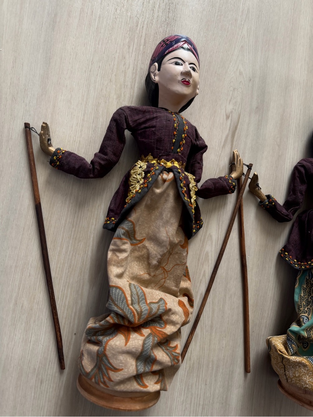2 Vintage Asian Indonesian Pair Couple Marionette Rod Puppet Dolls - Picture 5 of 13